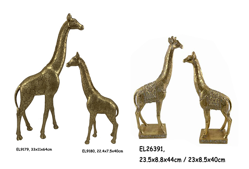 9Table top Africa Giraffe figurines (3)